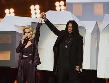 Kvalitní víťazi, slabšia šou. Najviac vzrušenia na BRIT Awards priniesla Katy Perry