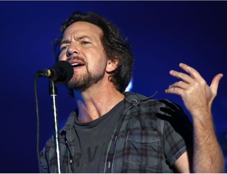 Na uvedenie Pearl Jam do Rock'n'rollovej siene slávy prídu aj bývalí členovia