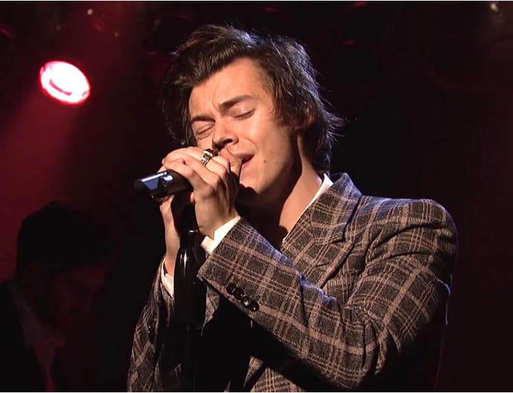 VIDEO: Spevák z One Direction sólovým debutom ukázal obrovský potenciál
