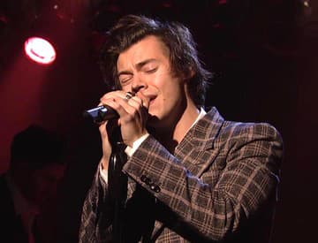 VIDEO: Spevák z One Direction sólovým debutom ukázal obrovský potenciál VIDEO: Spevák z One Direction sólovým debutom ukázal obrovský potenciál