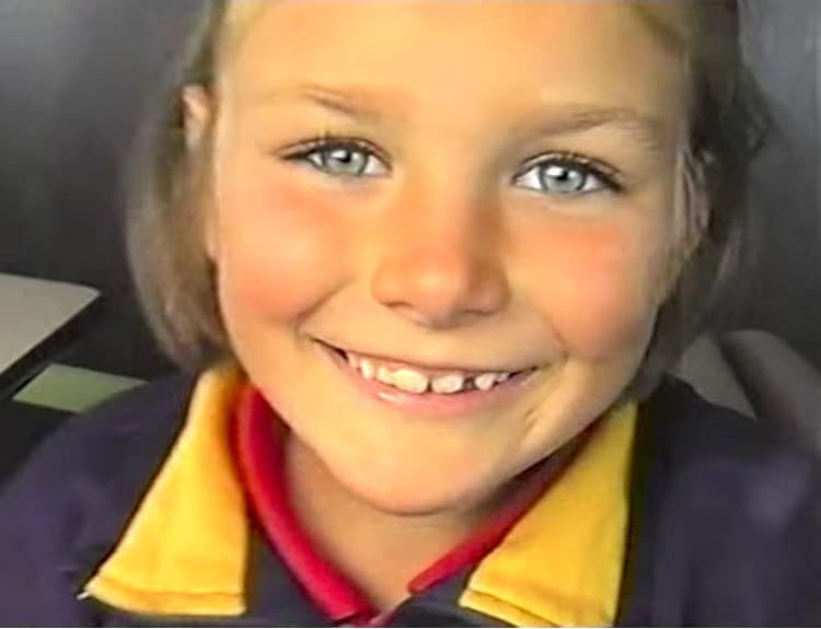 Uhádnete, kto je toto dievča? Česká hviezda zverejnila klip so zábermi z detstva
