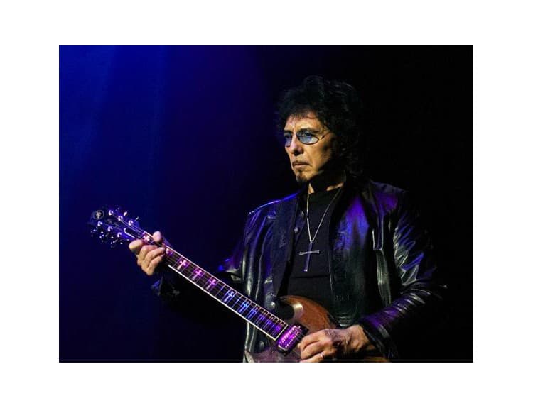 Tony Iommi kúpil nový dom. Buduje v ňom nahrávacie štúdio