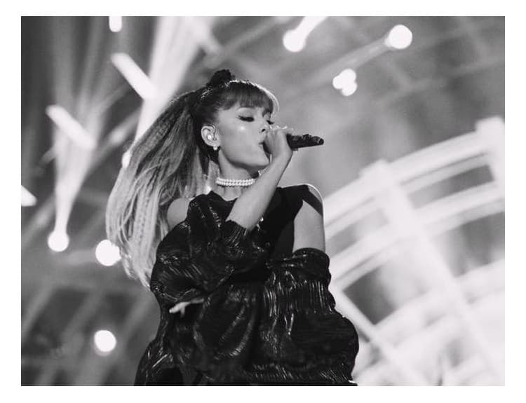 Ariana Grande chystá benefičný koncert v Manchestri, odvysiela ho aj RTVS