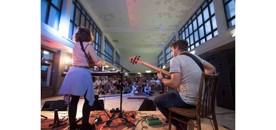 koncert Zuzany Mikulcovej na železničnej stanici