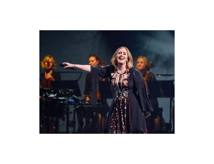 Adele zrušila dva koncerty vo Wembley. Má poškodené hlasivky