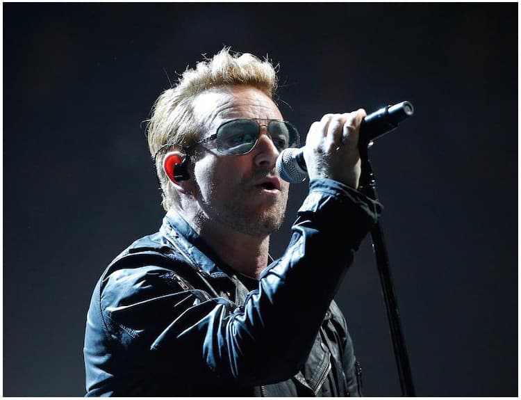 U2 si na koncerte v Londýne pripomenuli zavraždenú britskú političku