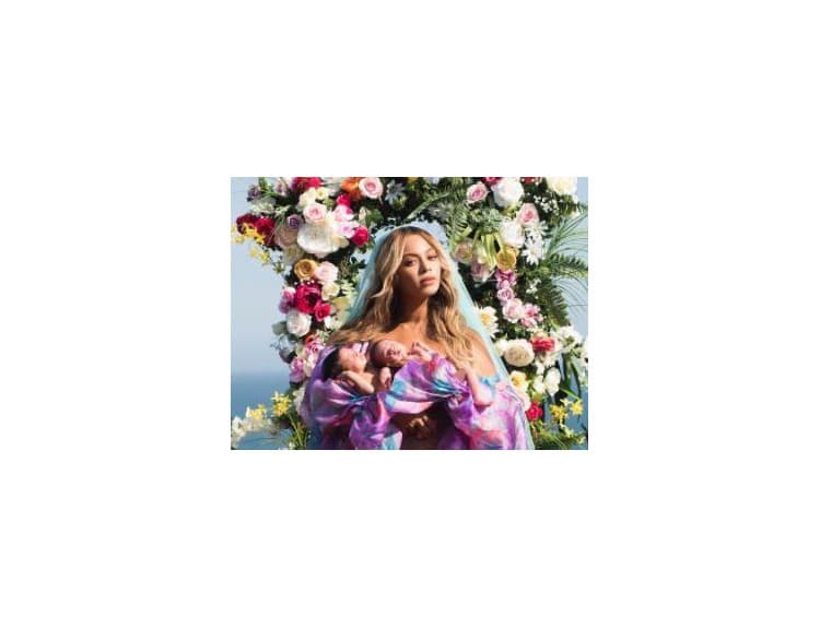 Beyoncé zverejnila prvú fotografiu s dvojčatami. Pre výzdobu ich takmer nevidno