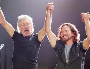 VIDEO: Eddie Vedder prekvapil návštevníkov koncertu Rogera Watersa