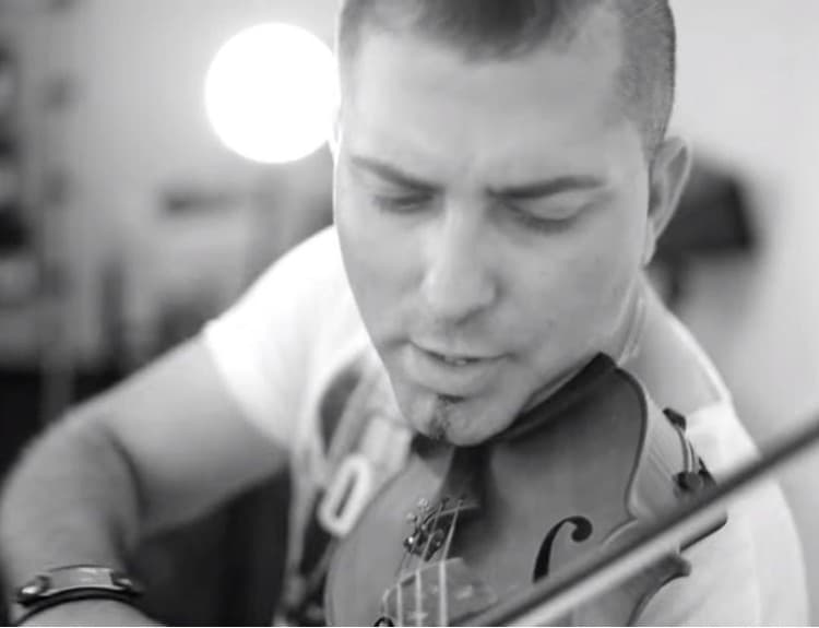 Marco Rajt predstavil videoklip k svojej verzii Aviciiho hitu Waiting for Love