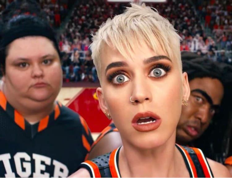 Vtipná paródia alebo trápny prešľap? Katy Perry vracia úder Taylor Swift
