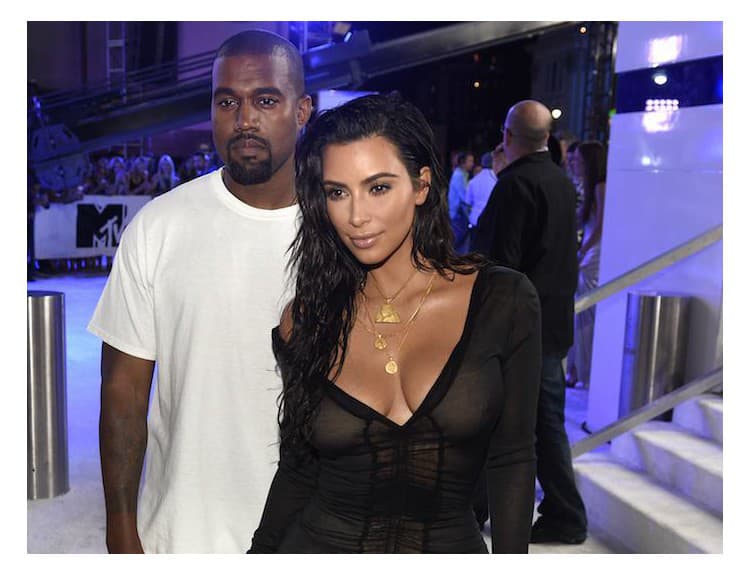 Kanye West a Kim budú mať tretie dieťa. Vynosí ho náhradná matka