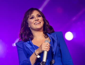 Ewa Farna mieri na plátna kín. V dokumente pustí fanúšikov aj k sebe domov