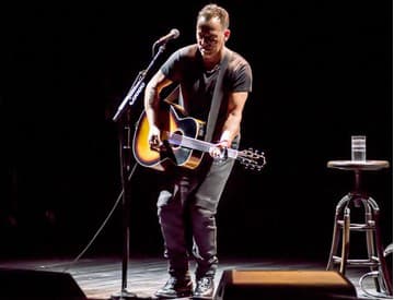 Bruce Springsteen debutoval na Broadwayi Bruce Springsteen debutoval na Broadwayi