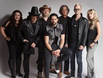 Ritchie Blackmore z Deep Purple vystúpi so skupinou Rainbow v apríli v Prahe Ritchie Blackmore z Deep Purple vystúpi so skupinou Rainbow v apríli v Prahe