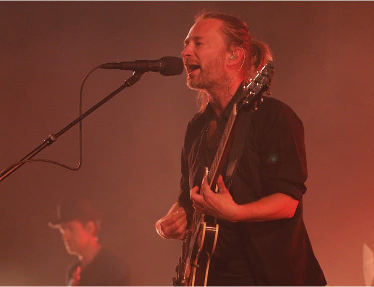 Radiohead vydá spevník s akordami a textami 160 skladieb