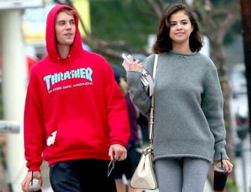 Justin Bieber a Selena Gomez sú opäť spolu Justin Bieber a Selena Gomez sú opäť spolu