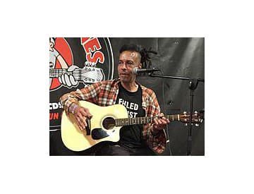 Zomrel bývalý frontman Faith No More Chuck Mosley Zomrel bývalý frontman Faith No More Chuck Mosley