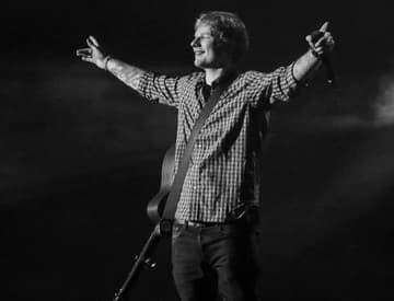 Ed Sheeran odohrá v Tirolsku súkromný koncert Ed Sheeran odohrá v Tirolsku súkromný koncert