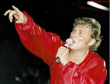 Zomrel rokenrolový idol Johnny Hallyday. Označovali ho za francúzskeho Elvisa Zomrel rokenrolový idol Johnny Hallyday. Označovali ho za francúzskeho Elvisa