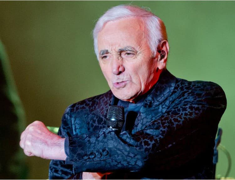 Kráľ šansónu Charles Aznavour sa po dvoch rokoch vráti do Prahy