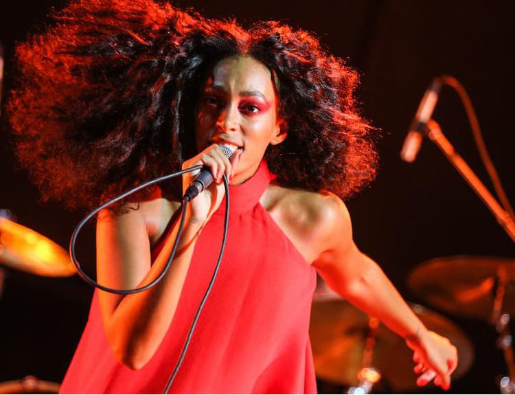 Solange pre zdravotné problémy zrušila silvestrovský koncert
