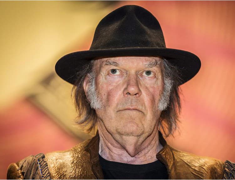 Neil Young zverejnil videoklip k piesni Almost Always