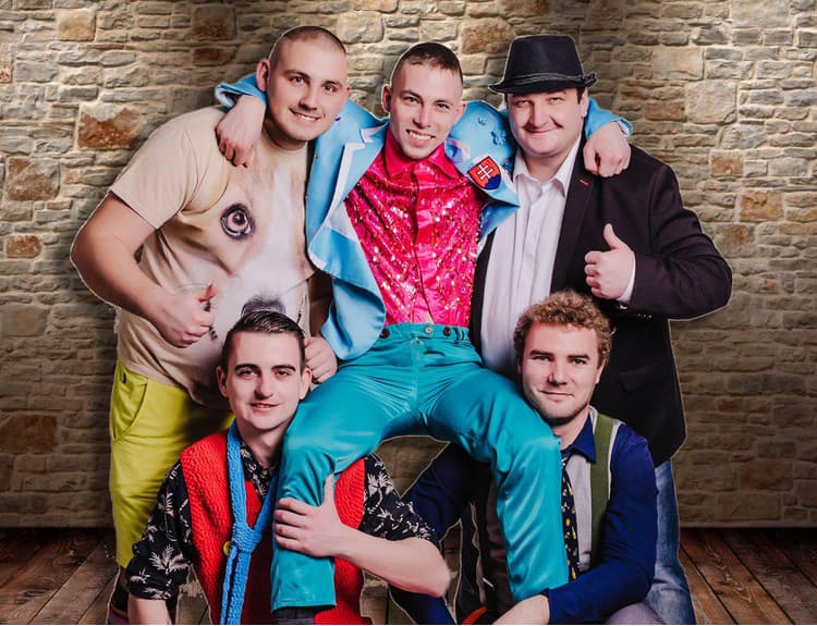 Východniarska ľudovo-zábavná kapela Traky vyrazí na turné so Sendreiovcami