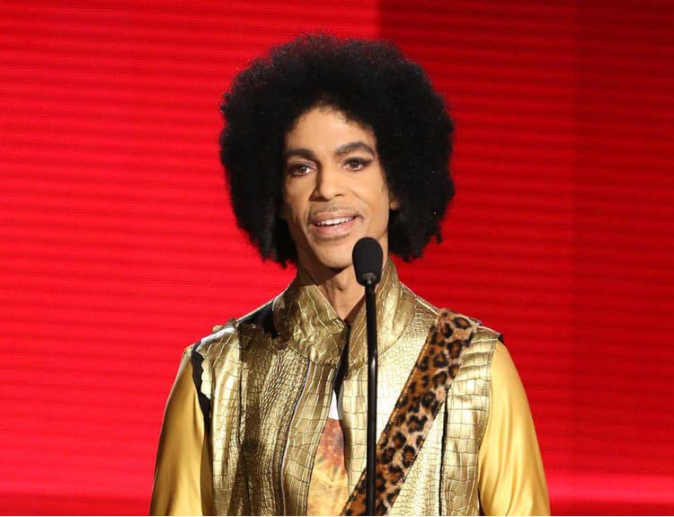 Princeovi príbuzní zažalovali nemocnicu i sieť lekární