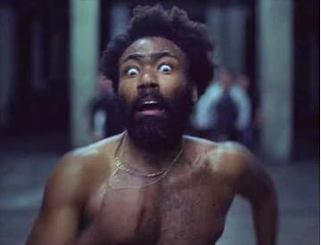 Náklad pre USA: Childish Gambino zverejnil kruté video k skladbe This Is America