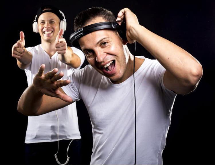 Dvojica Drozďo & Demex vypúšťa ako predzvesť leta latino singel Buena Onda