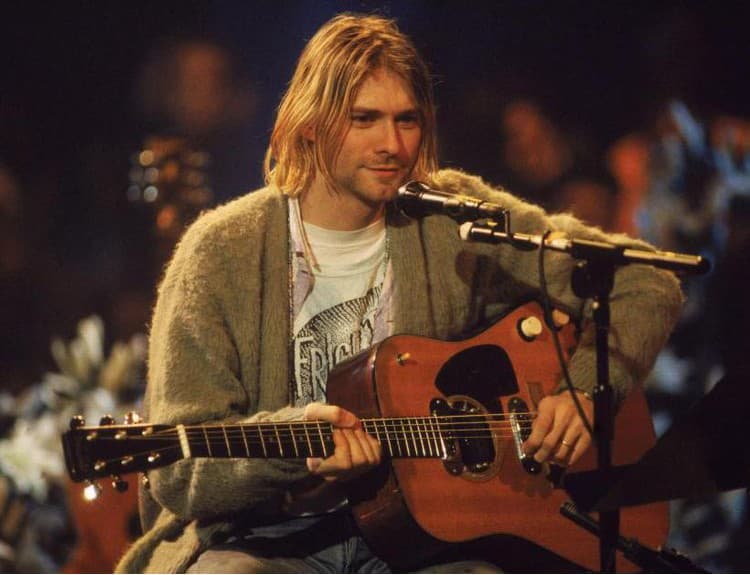  Frances Bean Cobain prišla pri rozvode o otcovu slávnu gitaru