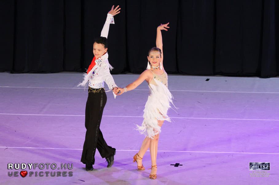 Mladí tanečníci Tomáš Kaleta a Dianka Dugasová
