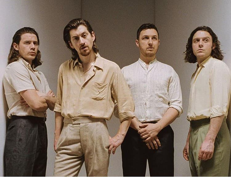 Arctic Monkeys udržali Kubrickovskú atmosféru aj v ďalšom videoklipe