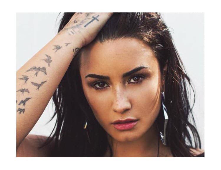 Speváčku Demi Lovato hospitalizovali, predávkovala sa heroínom