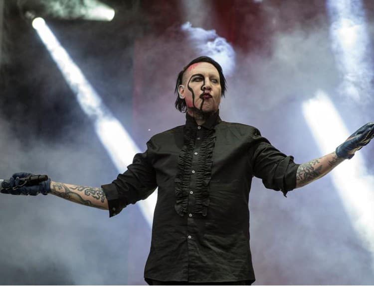 Marilyn Manson skolaboval počas koncertu v Texase
