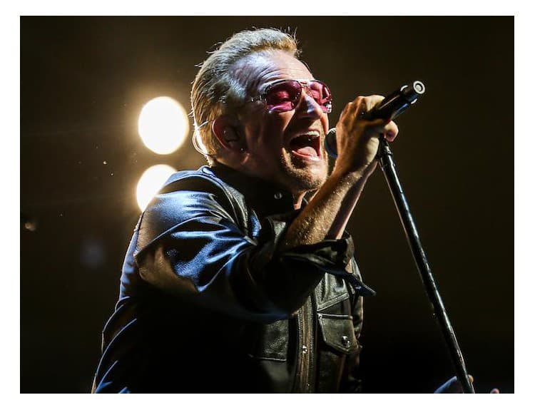 U2 zrušili koncert v Berlíne, Bono stratil hlas