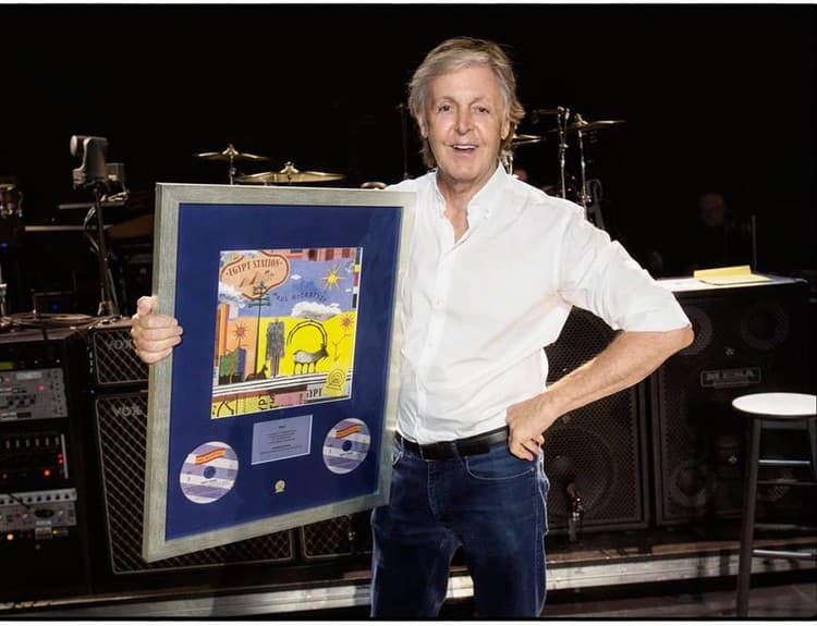Paul McCartney po 36 rokoch opäť dobyl americký rebríček Billboard 200