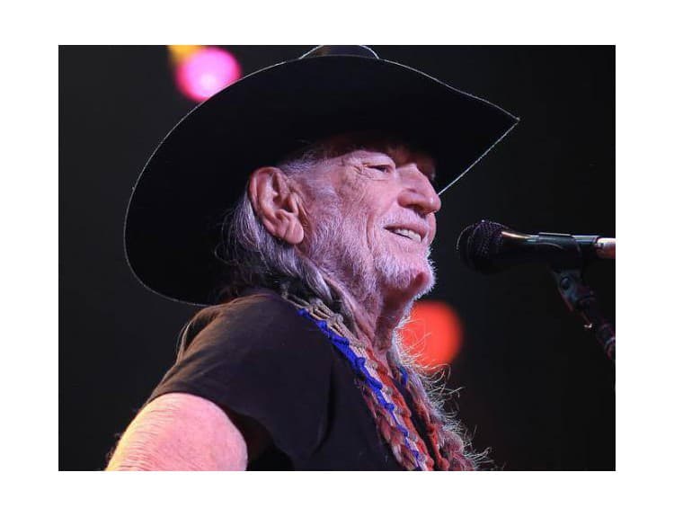 Country legenda Willie Nelson predstavil skladbu Vote ‘Em Out