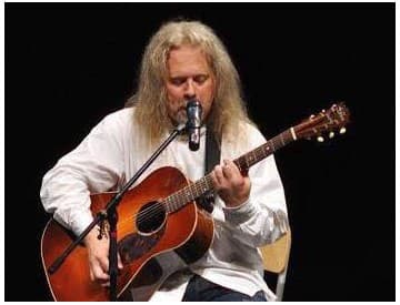 Zomrel gitarista Tomáš Berka, ktorý hrával aj s Luciou Vondráčkovou Zomrel gitarista Tomáš Berka, ktorý hrával aj s Luciou Vondráčkovou