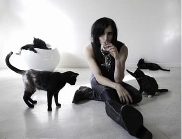 IAMX sa vo februári vráti do Bratislavy. Predstaví nový album Alive In New Light IAMX sa vo februári vráti do Bratislavy. Predstaví nový album Alive In New Light