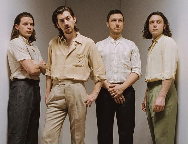 Arctic Monkeys zverejnili skladbu Anyways