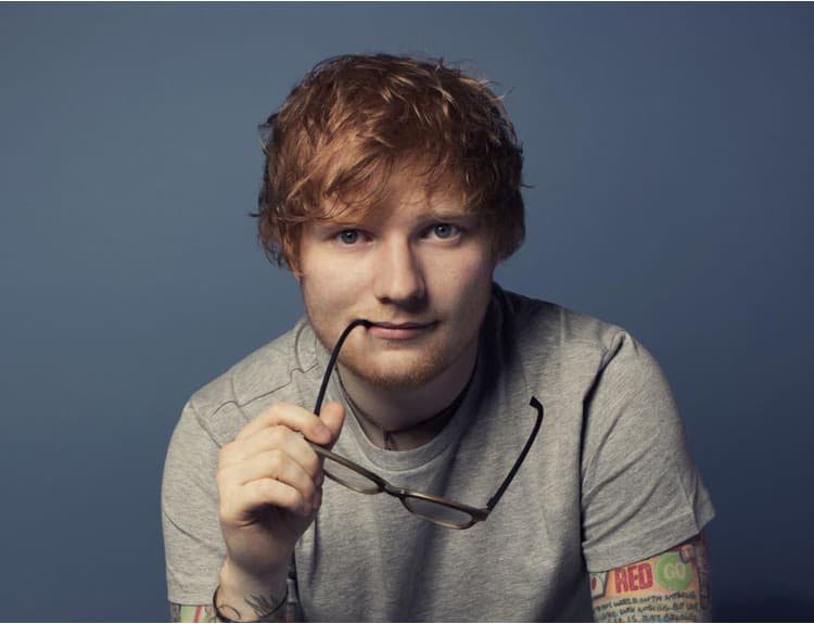 Eda Sheerana v Prahe uvidí 100-tisíc ľudí. Prídu aj James Bay a Zara Larsson