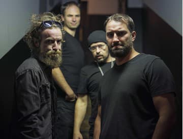 Korben Dallas už o mesiac vydajú album Bazén a vyrazia na turné Korben Dallas už o mesiac vydajú album Bazén a vyrazia na turné