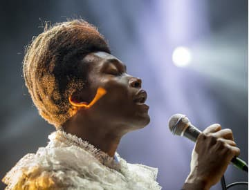 Fenomén Benjamin Clementine mieri do Bratislavy. Zahrá so sláčikovým kvintetom Fenomén Benjamin Clementine mieri do Bratislavy. Zahrá so sláčikovým kvintetom