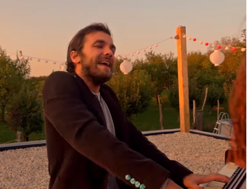 Juraj Hnilica vydal nový videoklip a vyrazil na turné s Tomášom Klusom Juraj Hnilica vydal nový videoklip a vyrazil na turné s Tomášom Klusom