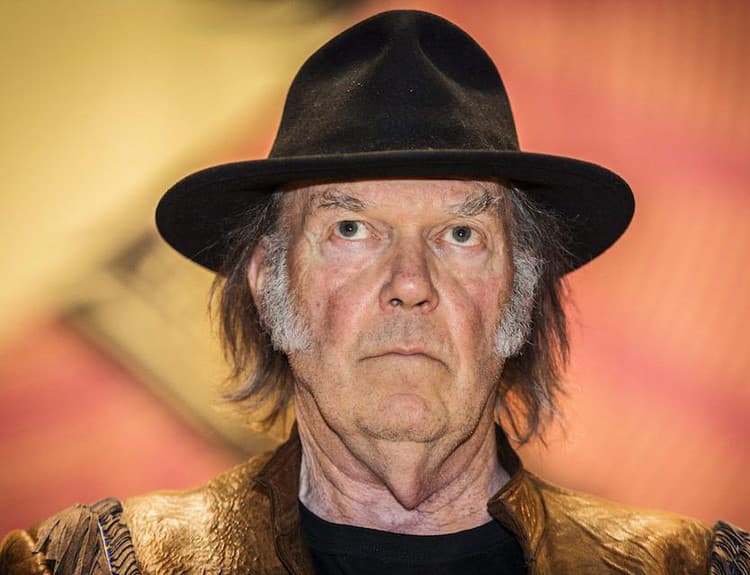 Neil Young vydá koncertný záznam Tuscaloosa