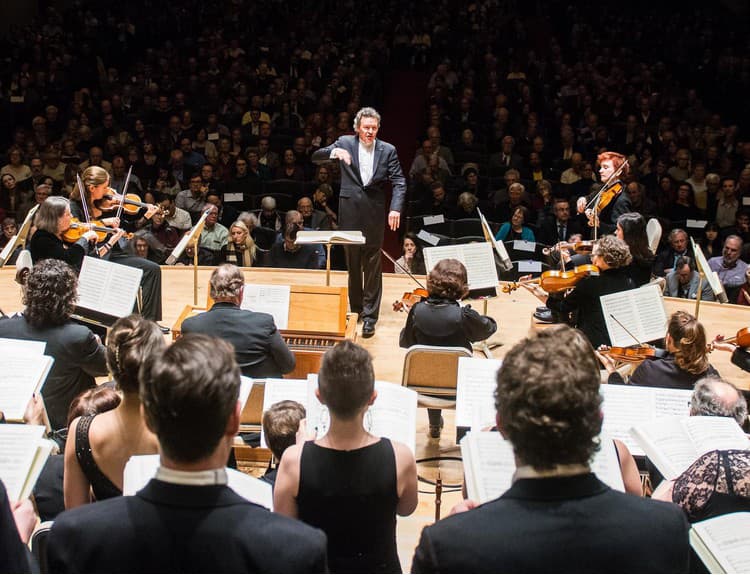 Bostonský orchester pátra po dieťati, ktoré na koncerte zakričalo "Wau!"