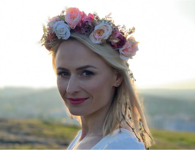 Speváčka Janais zverejnila svadobný videoklip k intímnej skladbe Naveky