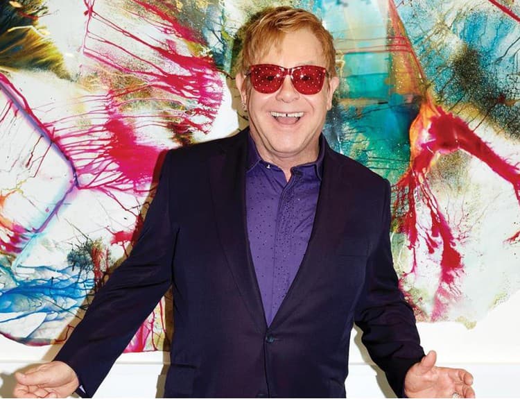 Eltonovi Johnovi udelili francúzsky Rad čestnej légie