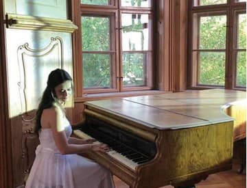 Karmen Pál-Baláž má nový singel Nádej. Autorsky jej pomohla Celeste Buckingham
